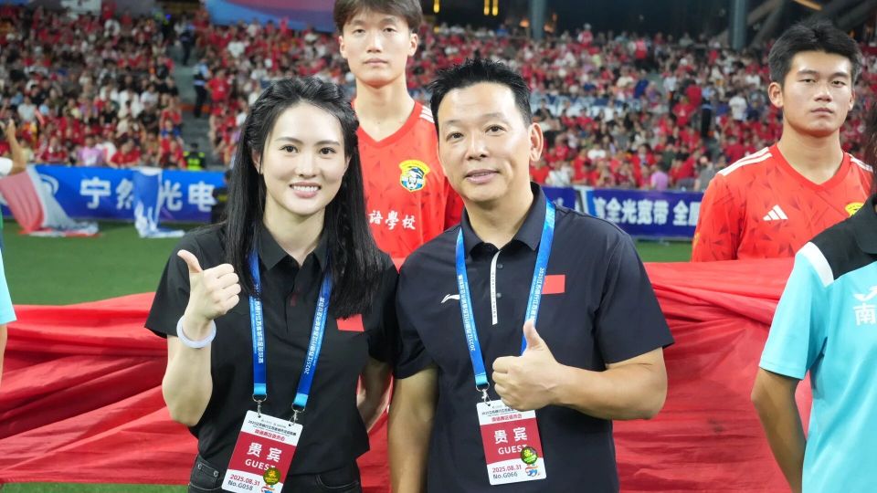 ySMEb, 男子个人两, 女子篮球铜