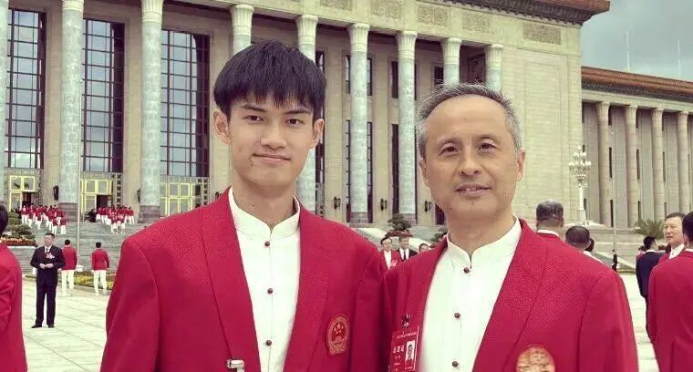 com, 年芸分别夺