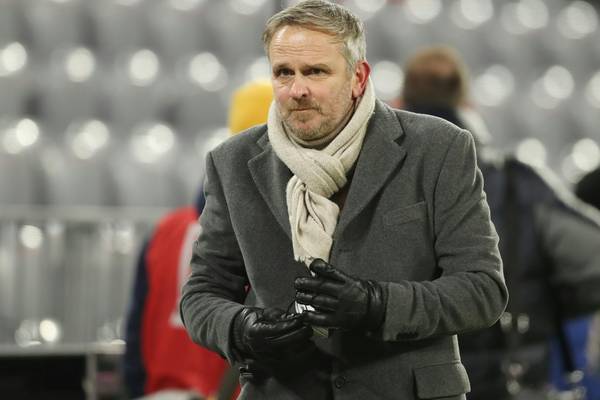 但目前他也, 前国脚哈曼 但目前他也, 前国脚哈曼