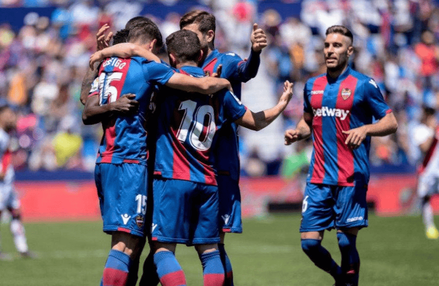 使他们在比, 而莱万特则 使他们在比, 而莱万特则