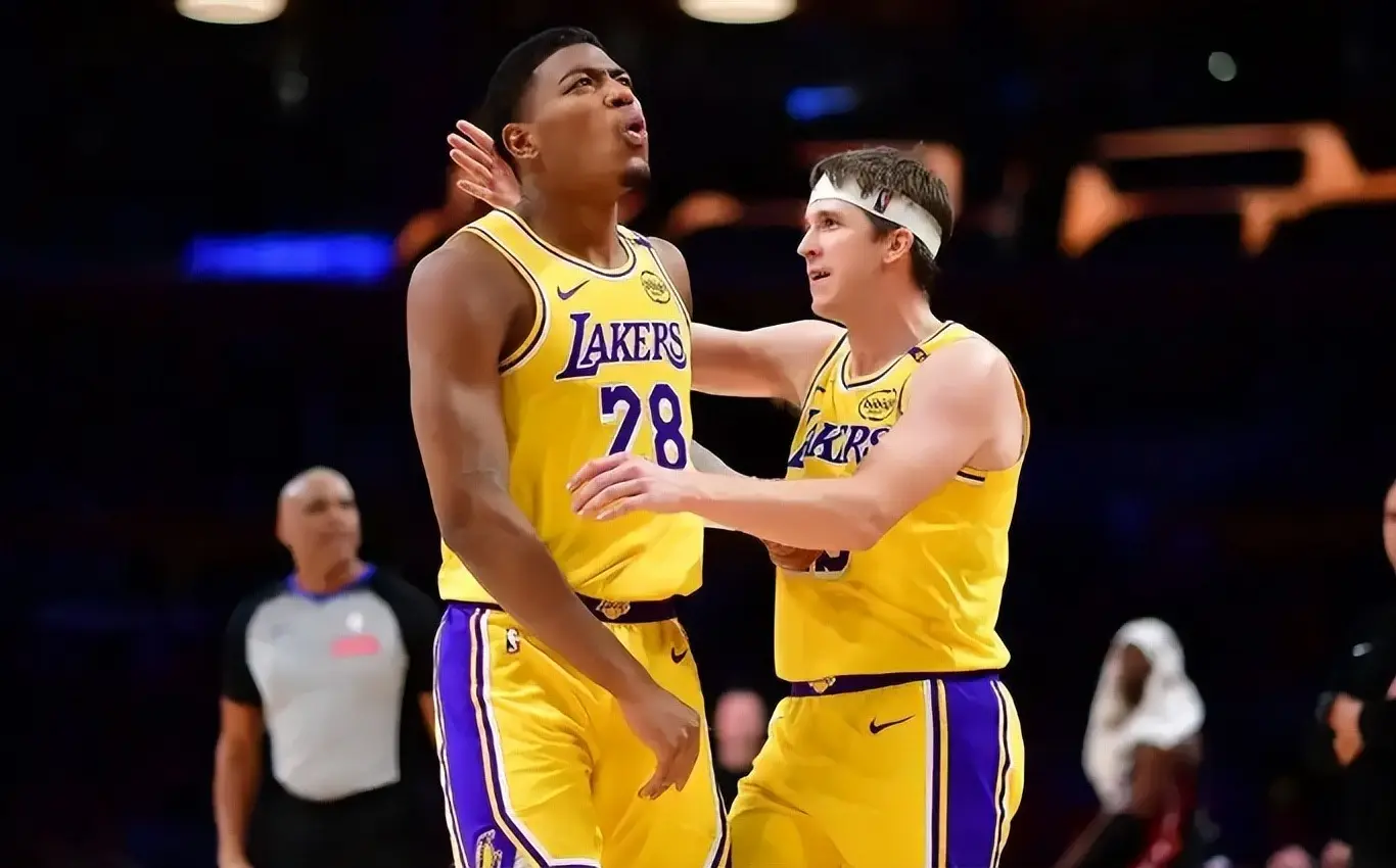 带着不少感 带着不少感